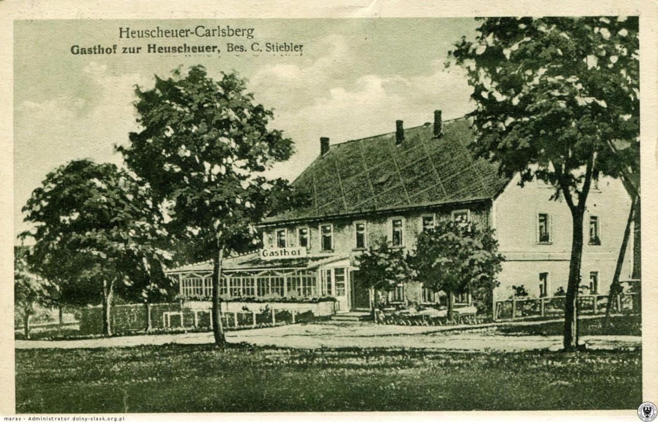 Gosciniec Szczeliniec Hostel Карлов Екстериор снимка