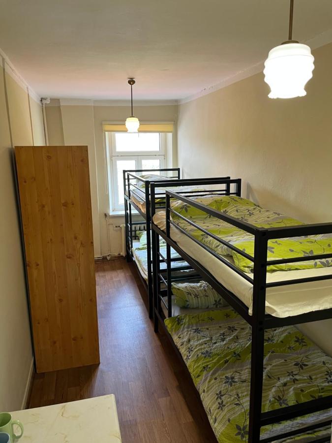 Gosciniec Szczeliniec Hostel Карлов Екстериор снимка