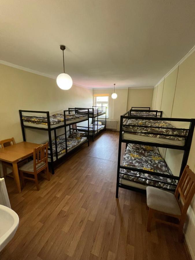 Gosciniec Szczeliniec Hostel Карлов Екстериор снимка