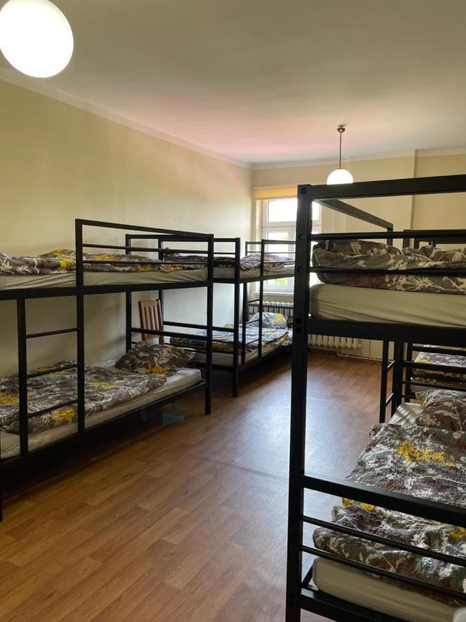 Gosciniec Szczeliniec Hostel Карлов Екстериор снимка